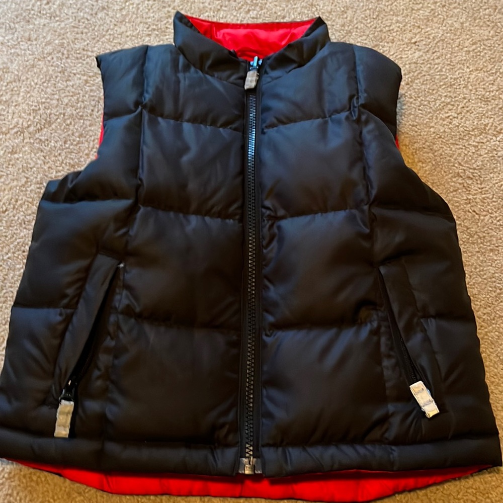 Hanna Andersson reversible red and black vest in good condition size 100